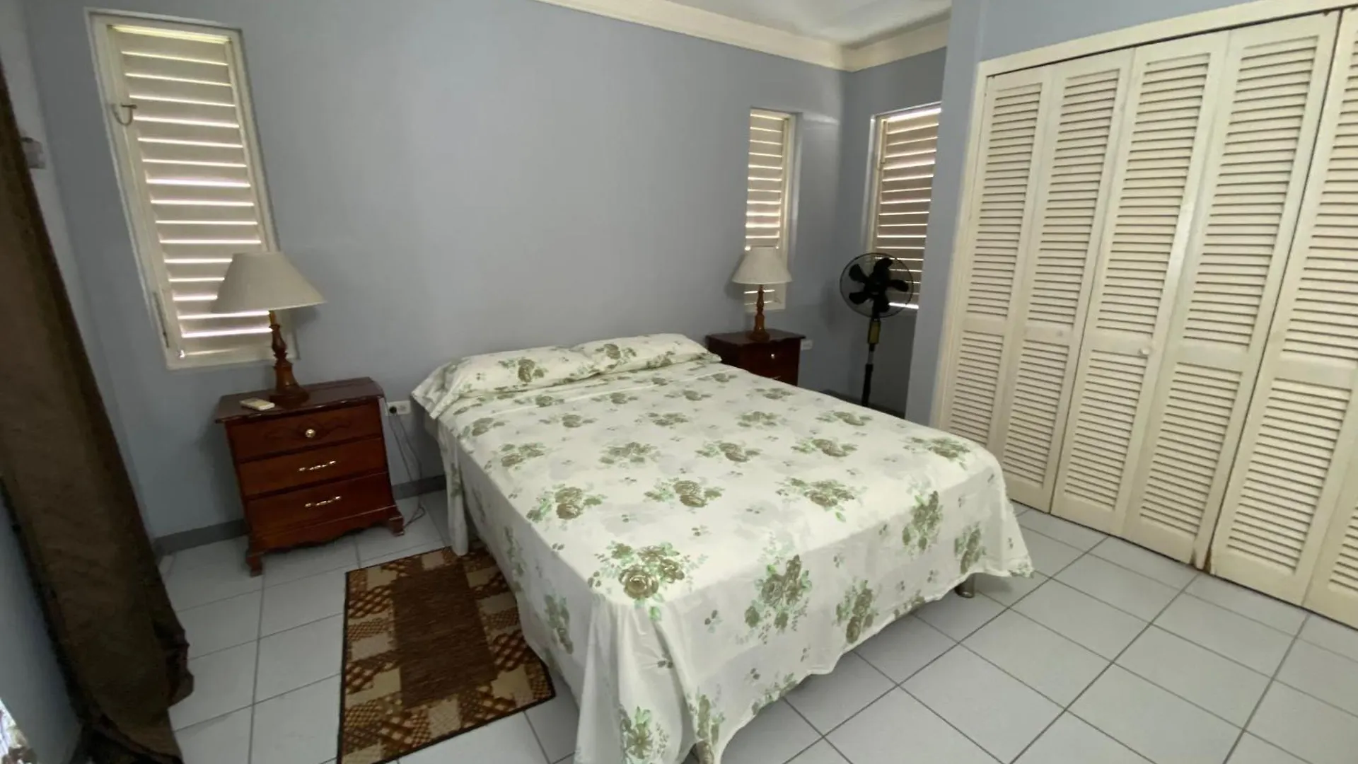 Finest Accommodation Renfrew Place Apt # 41 4--12 Renfrew Rd New Kgn 킹스톤