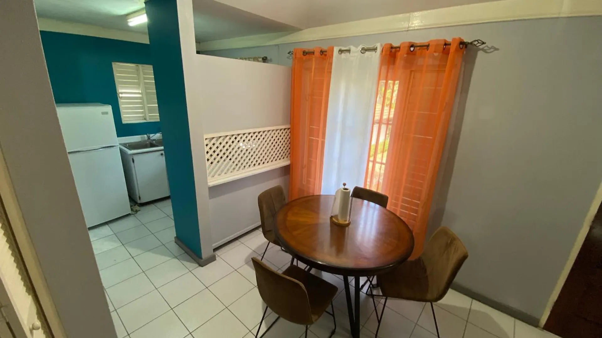 Finest Accommodation Renfrew Place Apt # 41 4--12 Renfrew Rd New Kgn 킹스톤 아파트