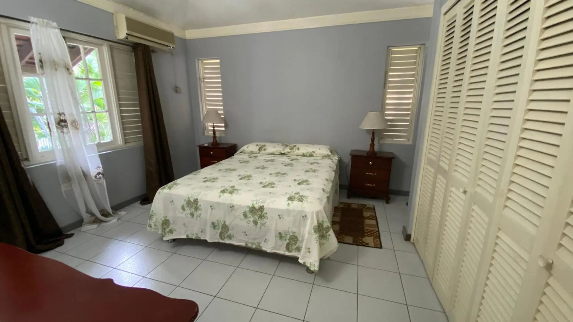 Finest Accommodation Renfrew Place Apt # 41 4--12 Renfrew Rd New Kgn 킹스톤 아파트